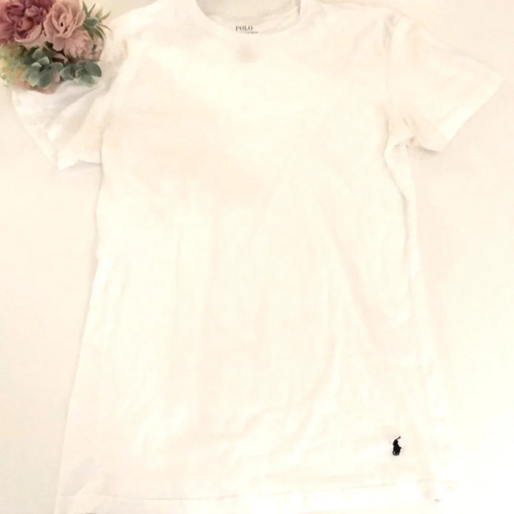 Polo Ralph Lauren Basic White T Shirt Polo T Shirt Large Logo along bottom